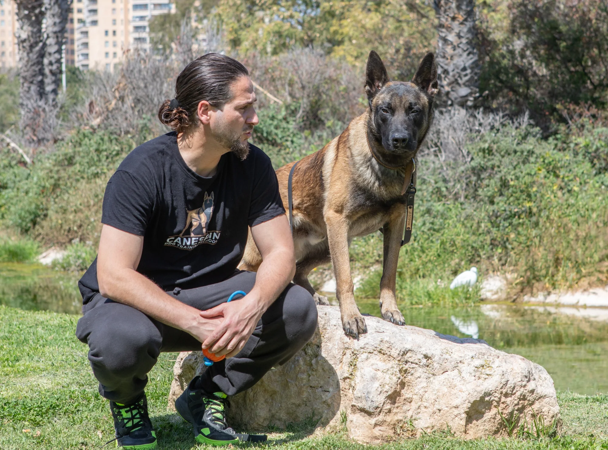 Antonio Espín, director de Canespin, con un Malinois
